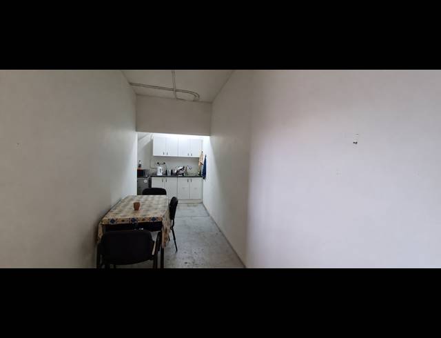 180M² WAREHOUSE TO LET IN WATERFALL